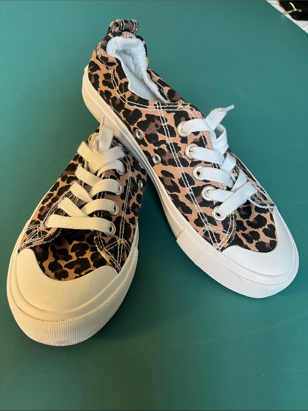 Jenn Ardor women’s animal print canvas sneakers. Size 7.